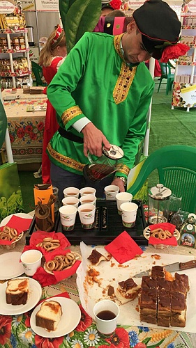 Мацестинская чайная фабрика на дне города Краснодара угощала самых почетных гостей своей продукцией